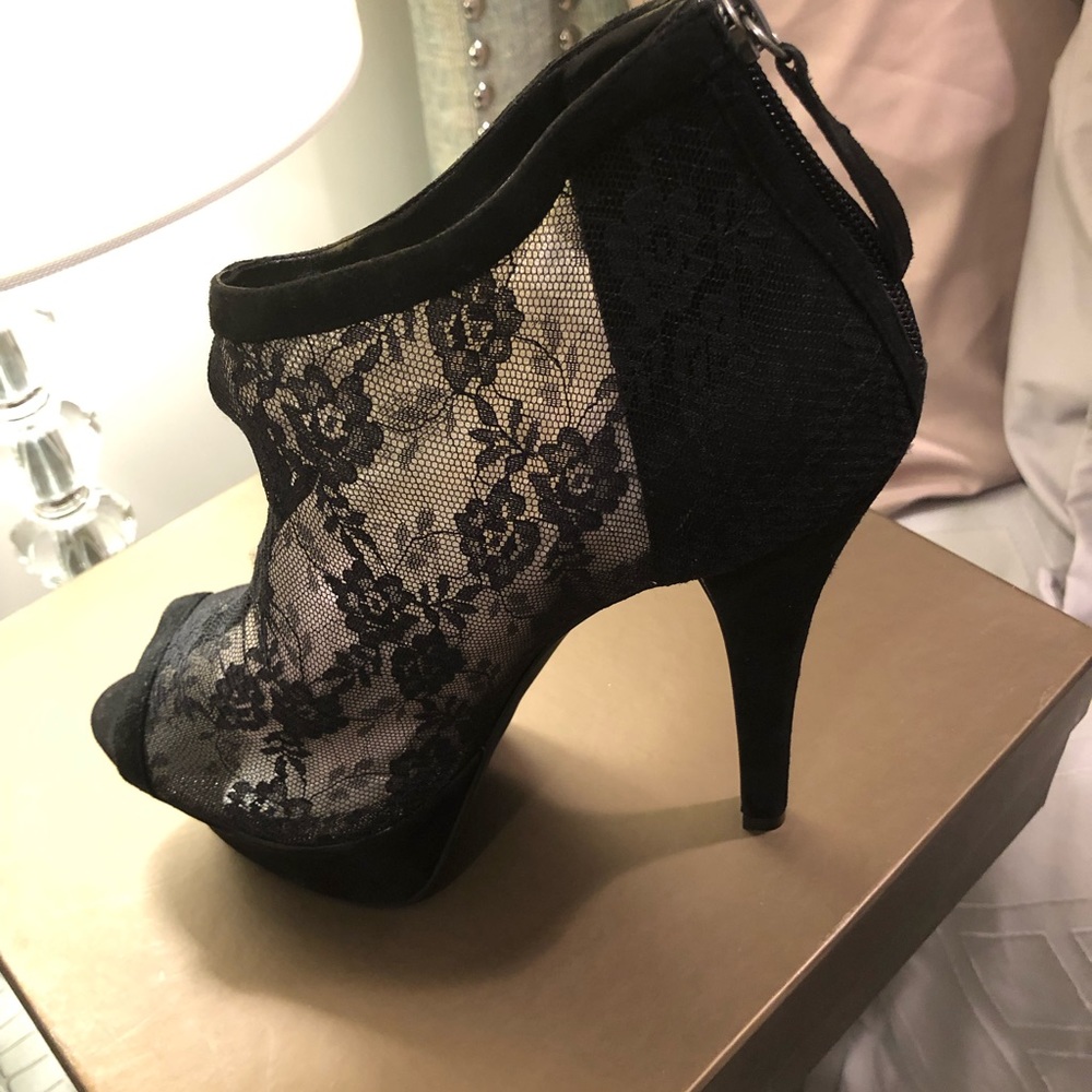 NEW - Bebe black heels/booties